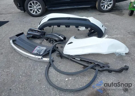 2026 Tesla Model Y Long Range Dual Motor All-Wheel Drive z USA, uszkodzony, nr VIN 7SAYGDEDXTF378062